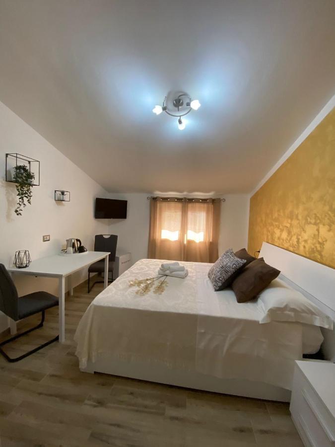 Cadoni Guest House บอซา ภายนอก รูปภาพ