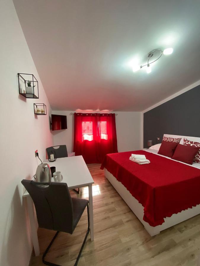 Cadoni Guest House บอซา ภายนอก รูปภาพ